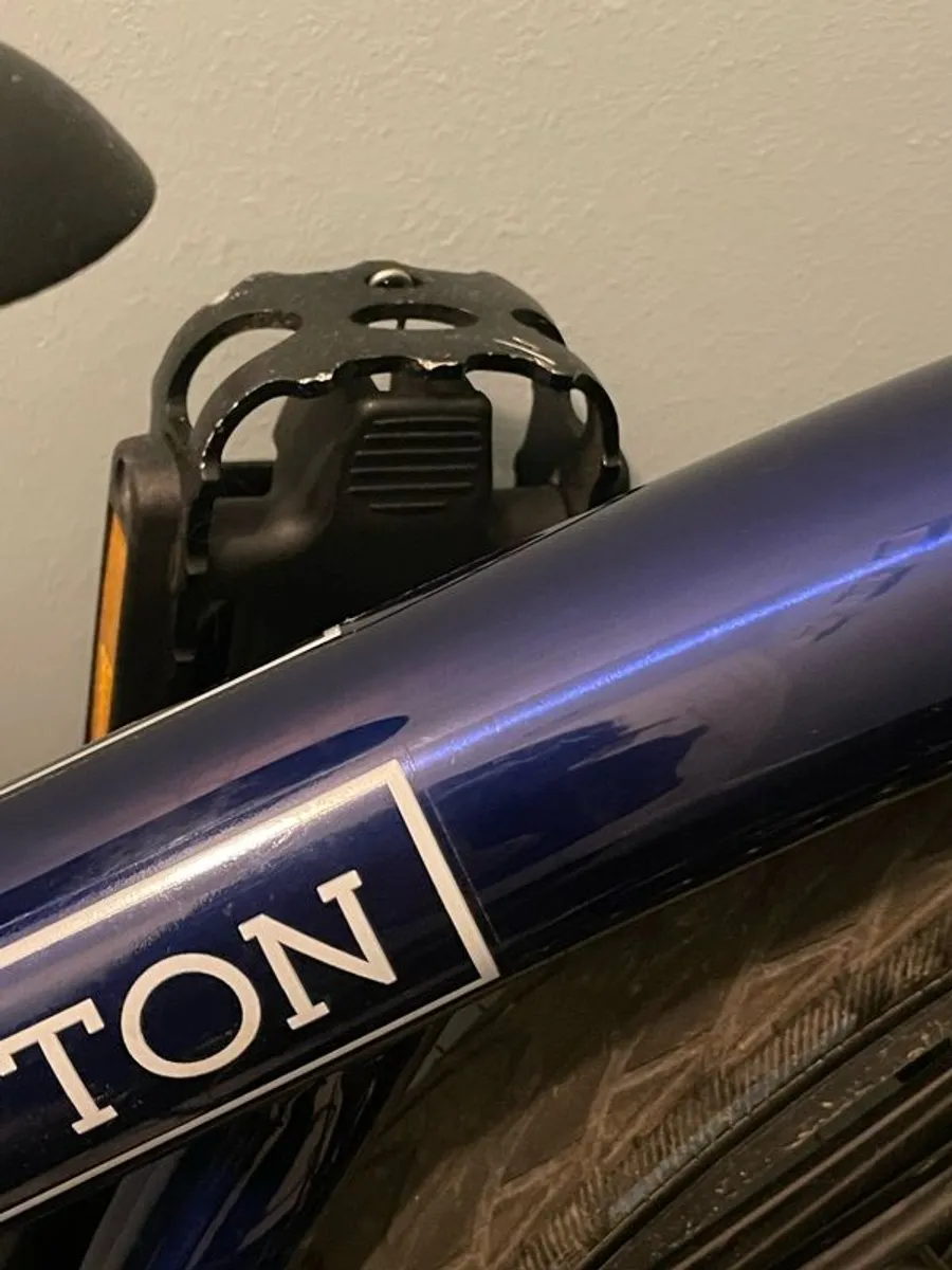 Brompton M6L 6-Speed Electric Fold-up City Bike - Image 3