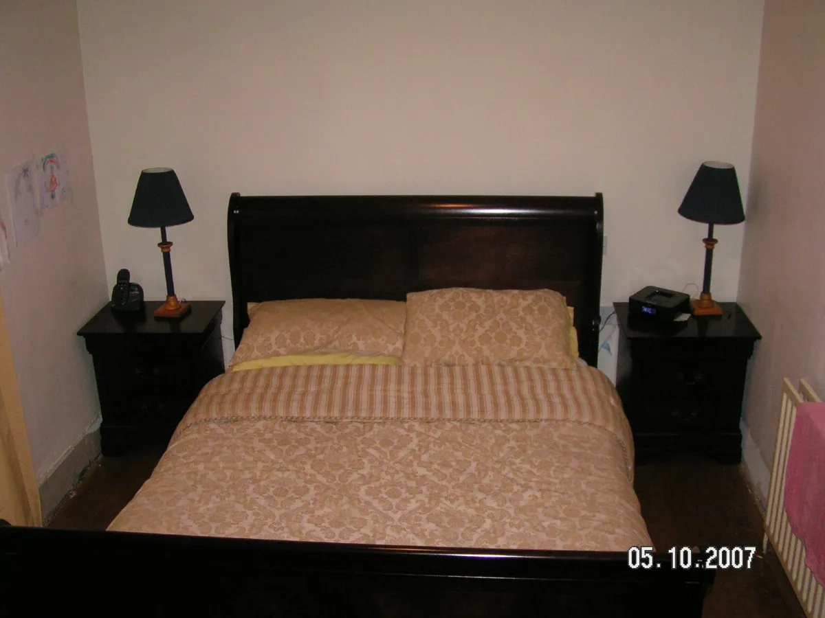 Sleigh bed - Image 1