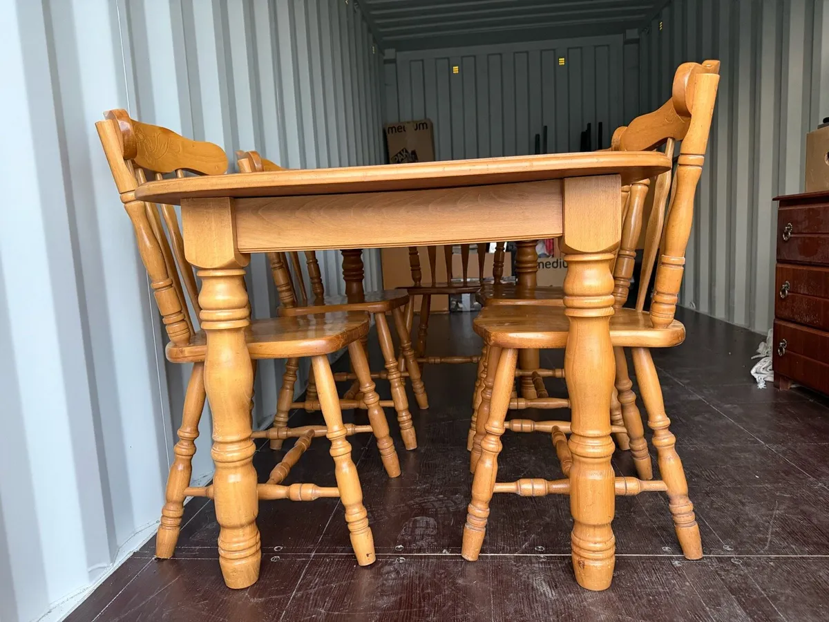 Dining Room / Kitchen Table & 6 Chairs - Image 3