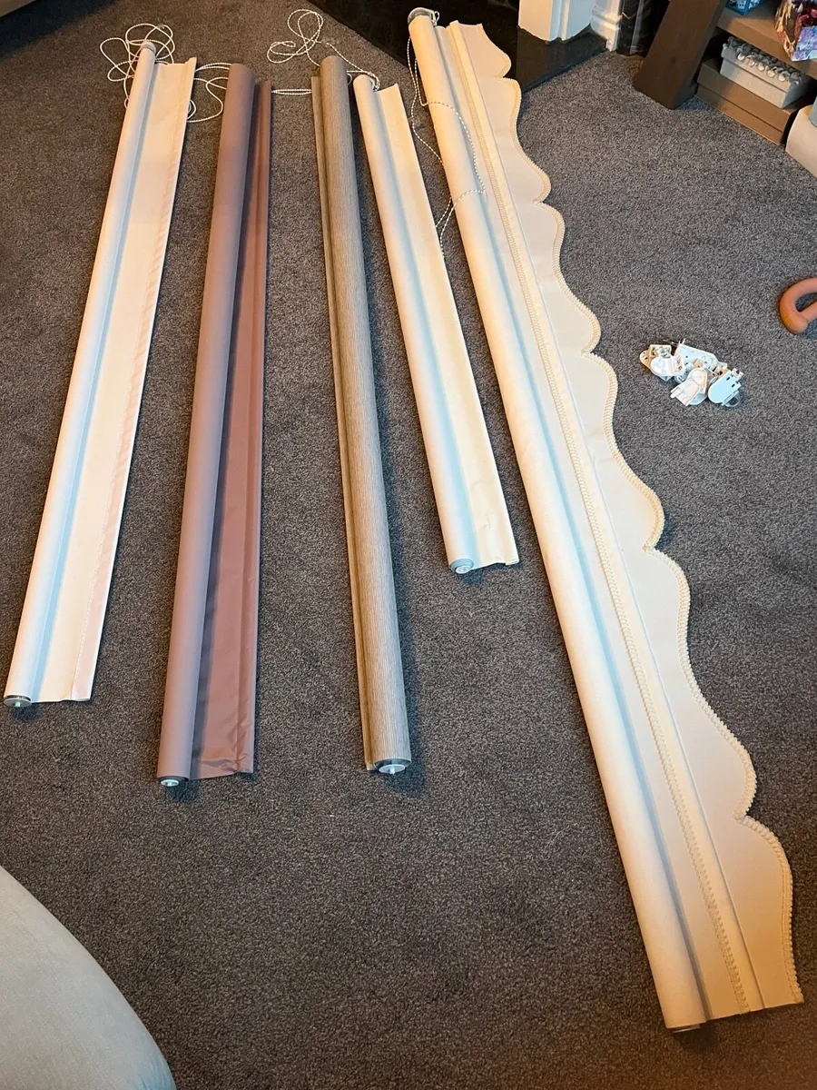 Roller Blinds x 5 - Image 2