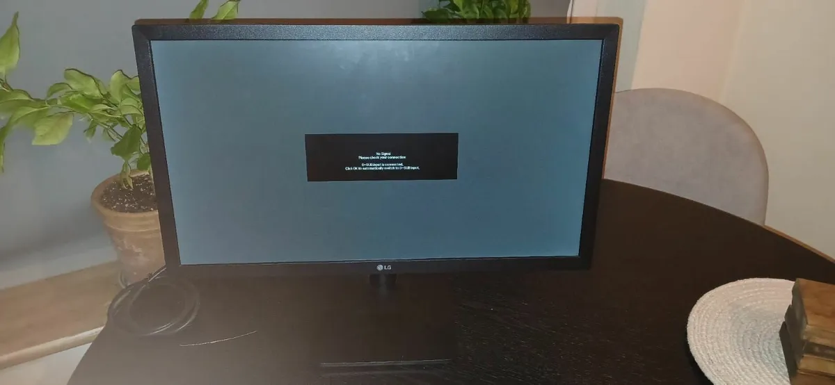 LG monitor - Image 1