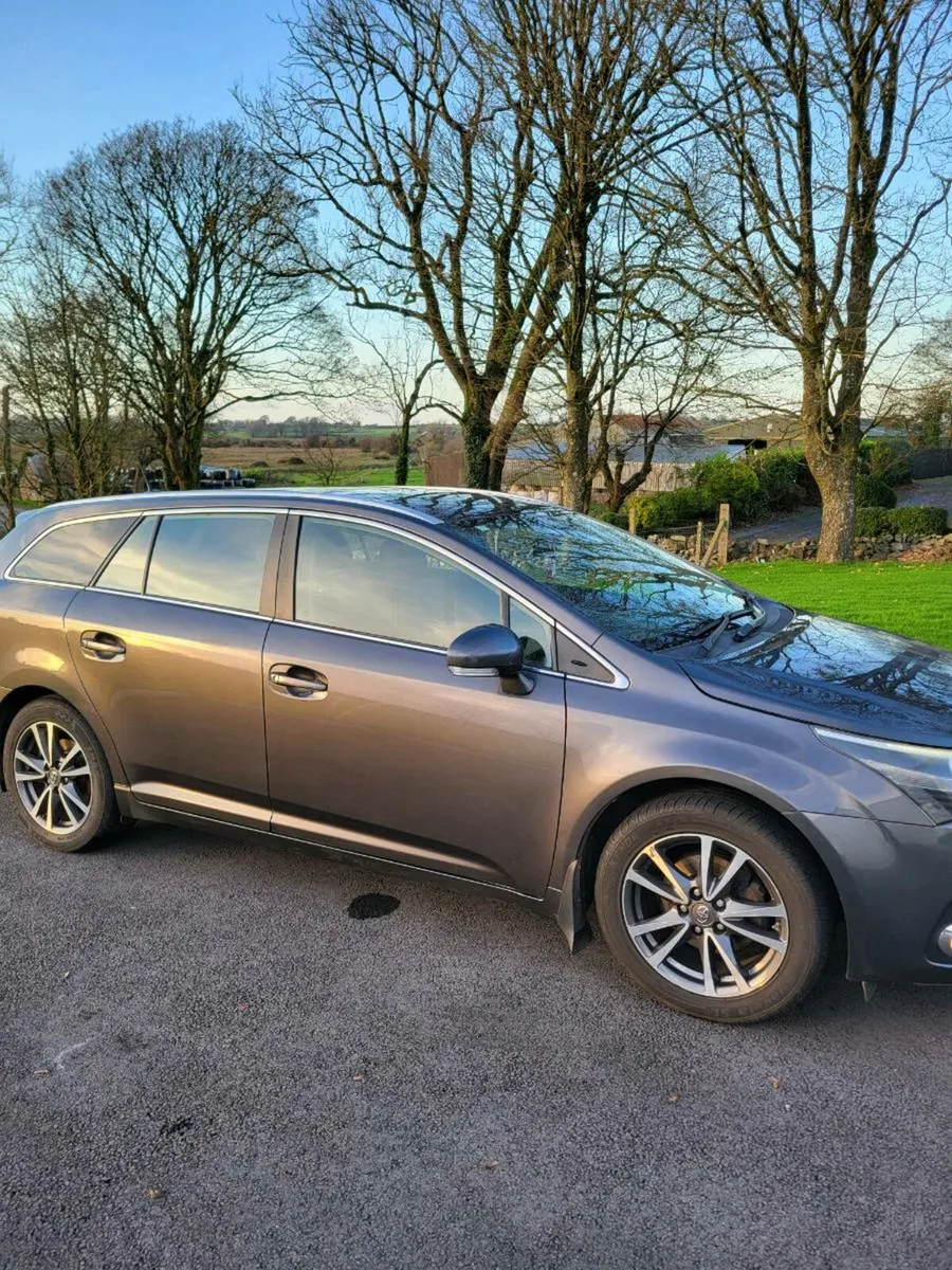 2015 Toyota Avensis Estate - Image 2