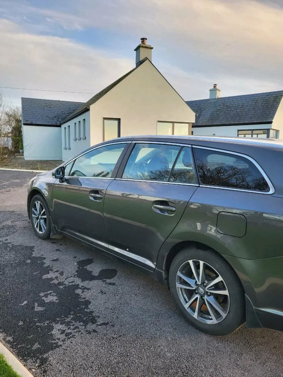 2015 Toyota Avensis Estate - Image 4