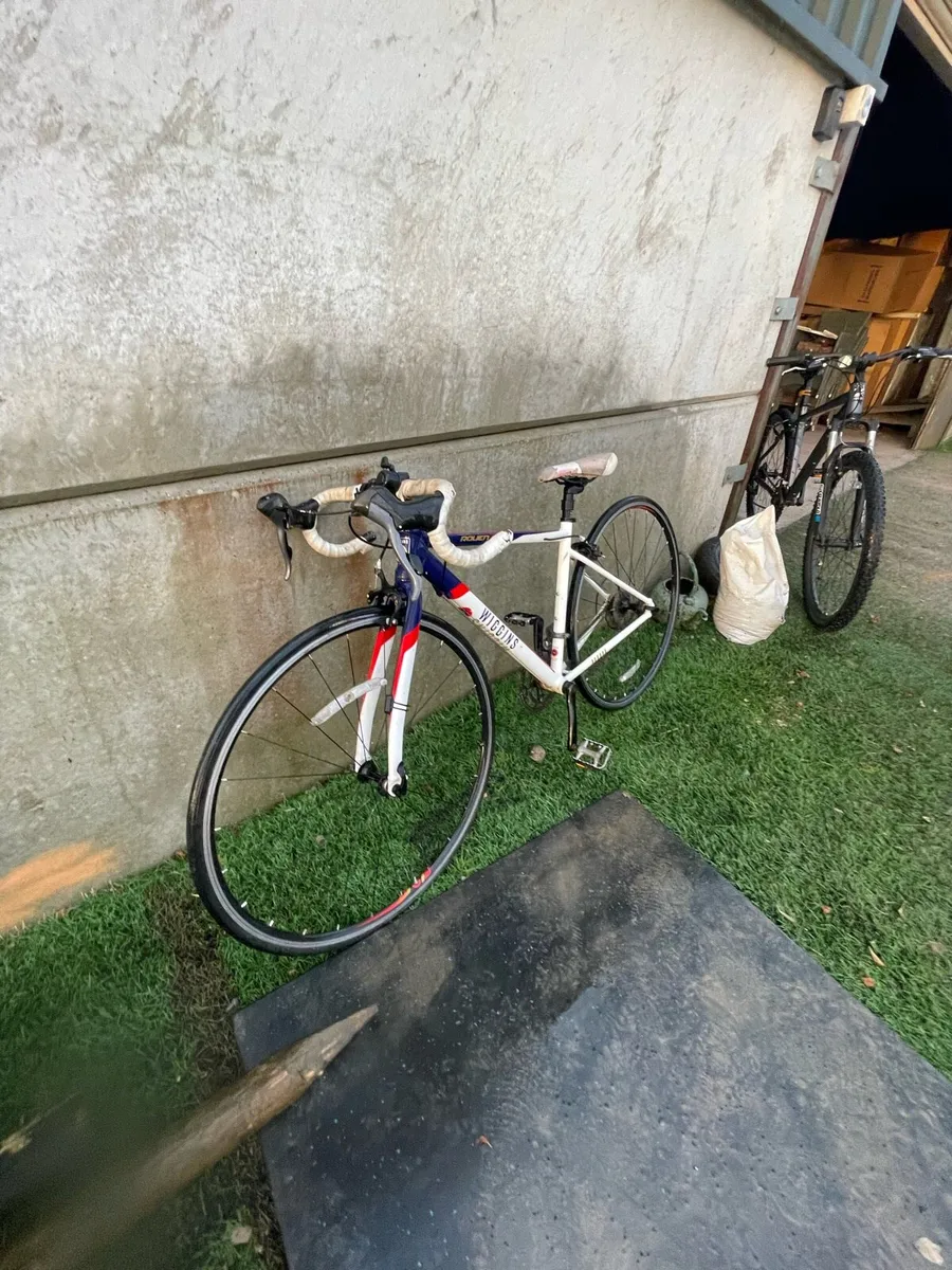 Bradley Wiggins kids size racing bike - Image 2