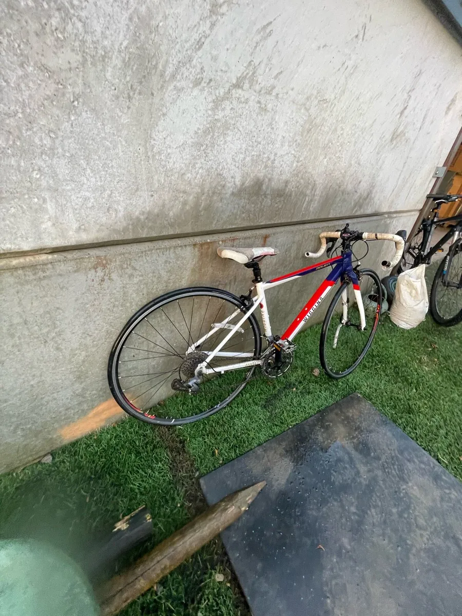 Bradley Wiggins kids size racing bike - Image 3