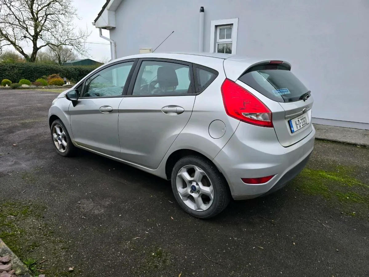 2011 Ford Fiesta - Image 3
