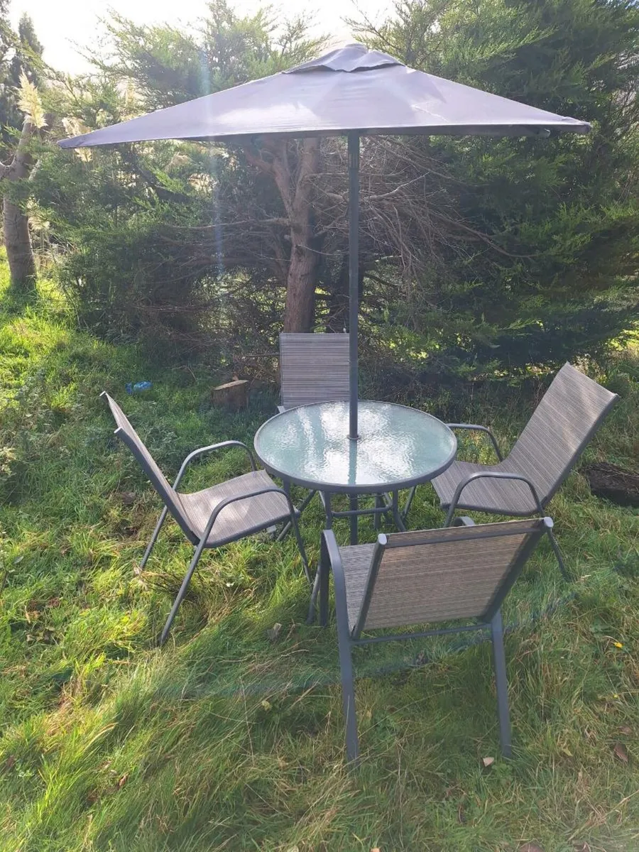 Small garden table set (DELIVERY) - Image 1