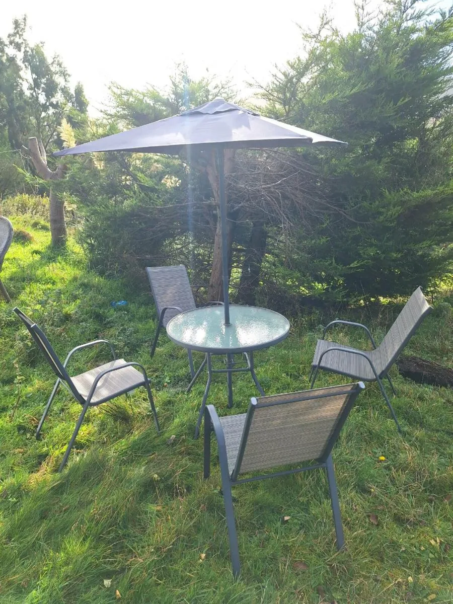 Small garden table set (DELIVERY) - Image 3