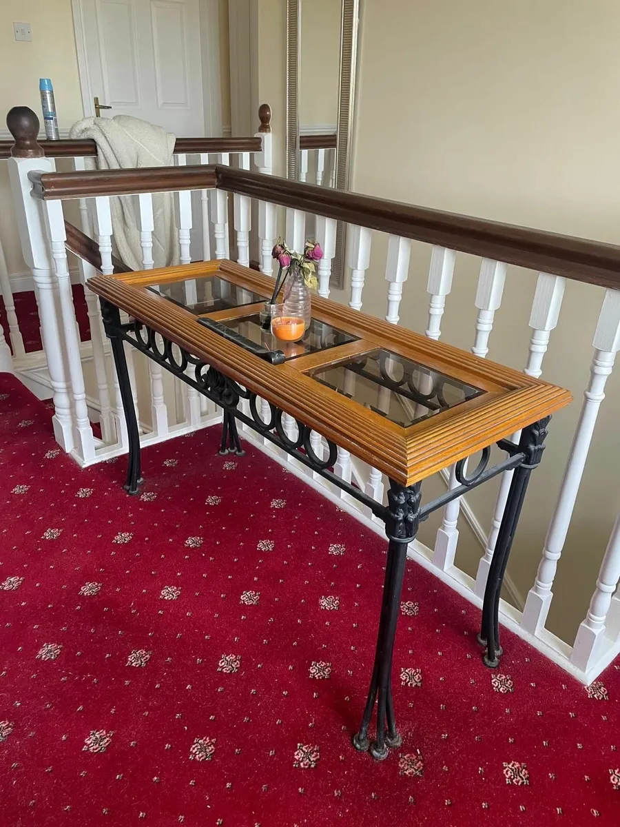 2 couches,  €800    2 tables   €100 - Image 4