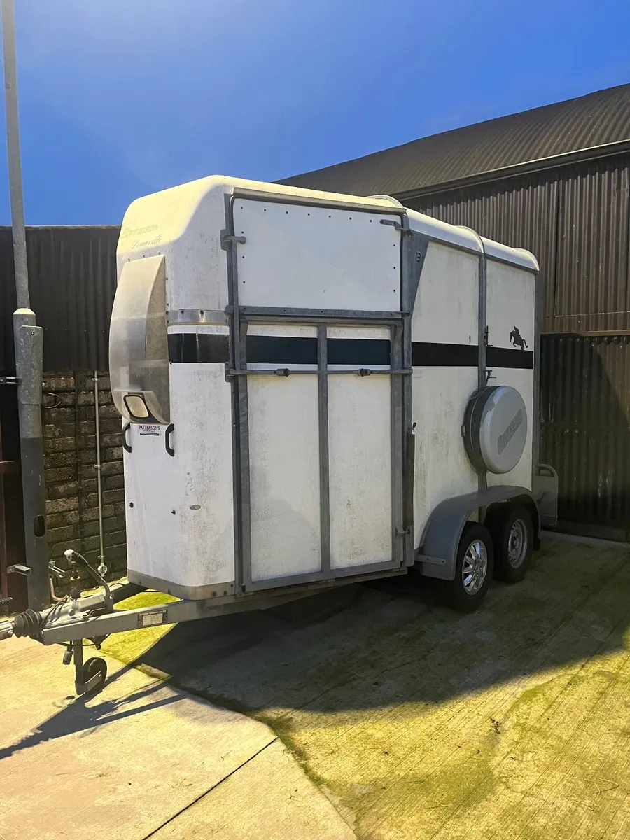 Bateson Double horse box for sale - Image 1