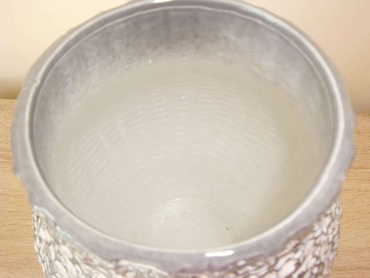 Grey textured ceramic vase - Image 2