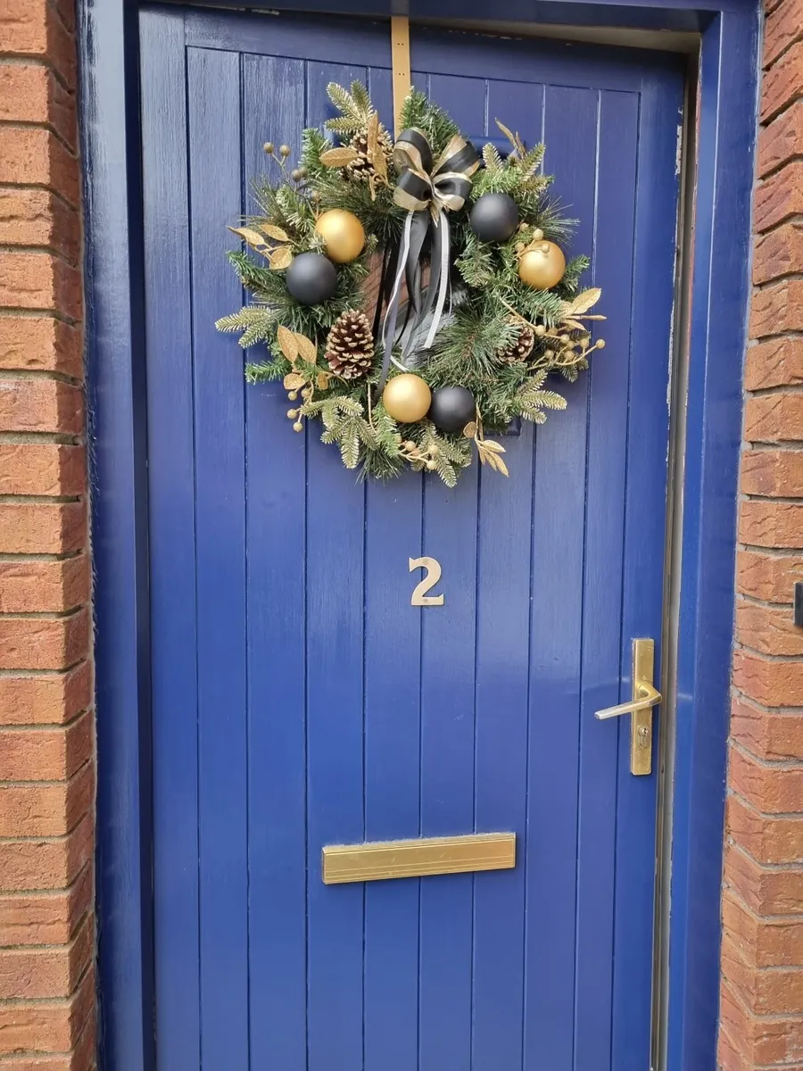 Gold and black Christmas wreath 45cm - NEW - Image 4