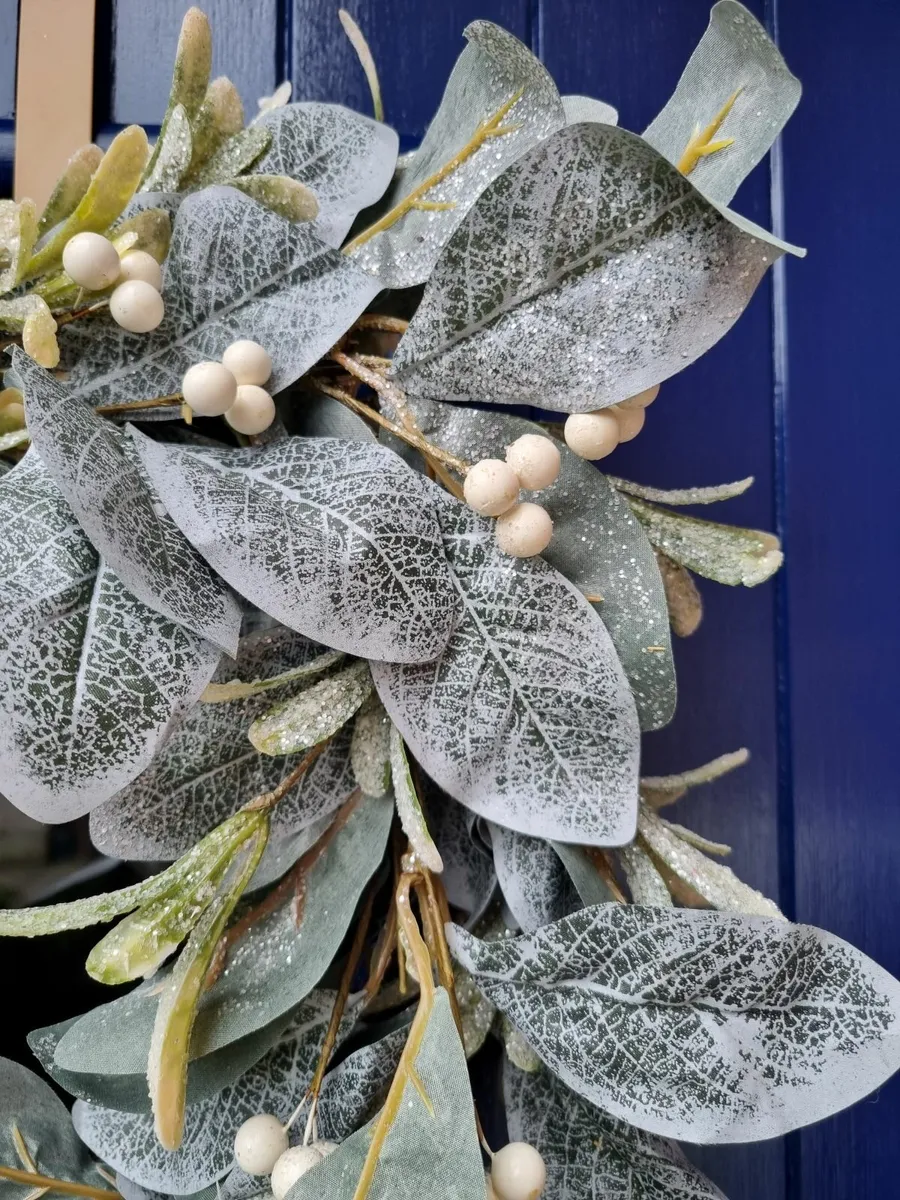 Frosted wreath mistletoe 50cm Christmas- NEW - Image 2