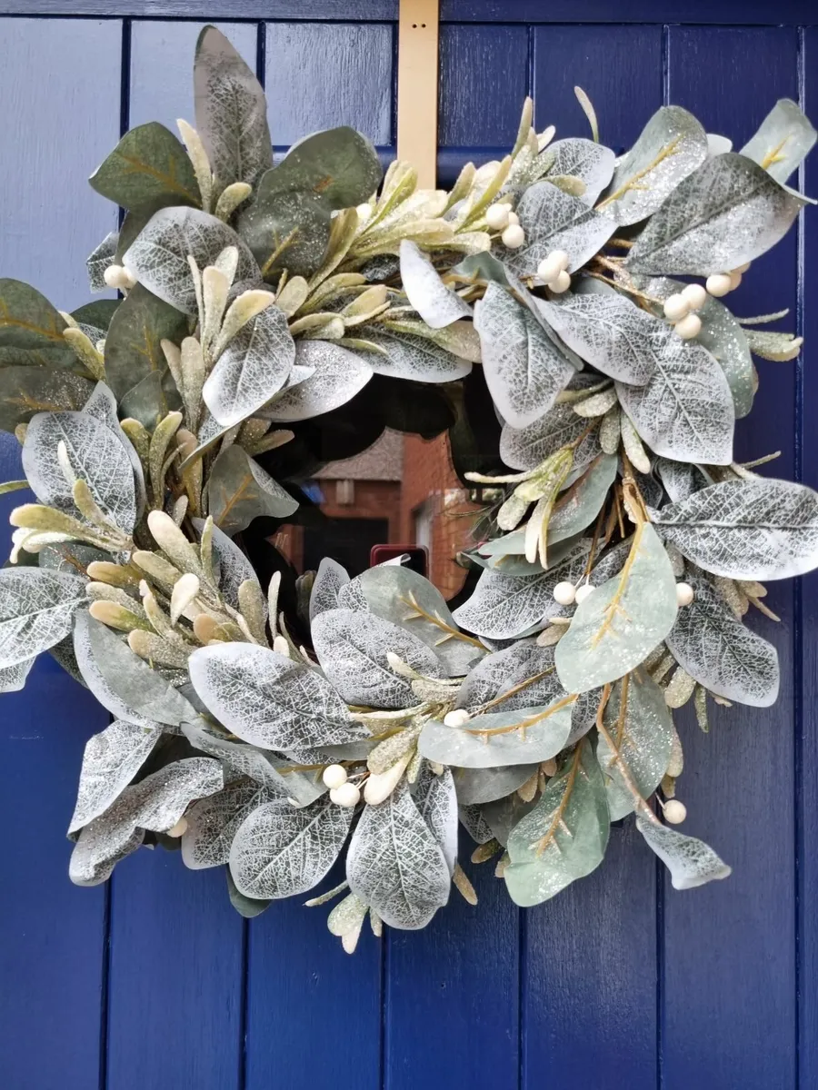 Frosted wreath mistletoe 50cm Christmas- NEW - Image 1