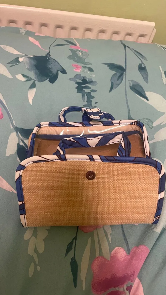 New case with brushes - Image 2