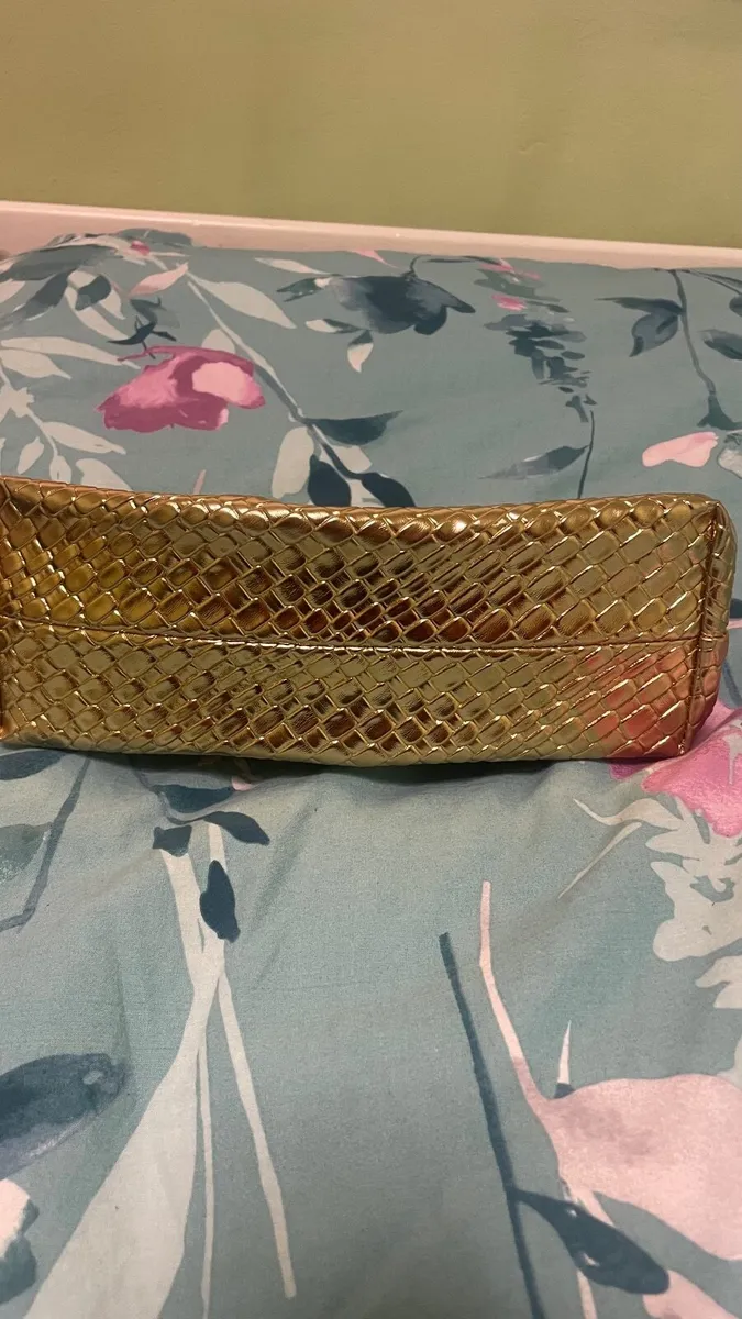 New Gold clutch - Image 2