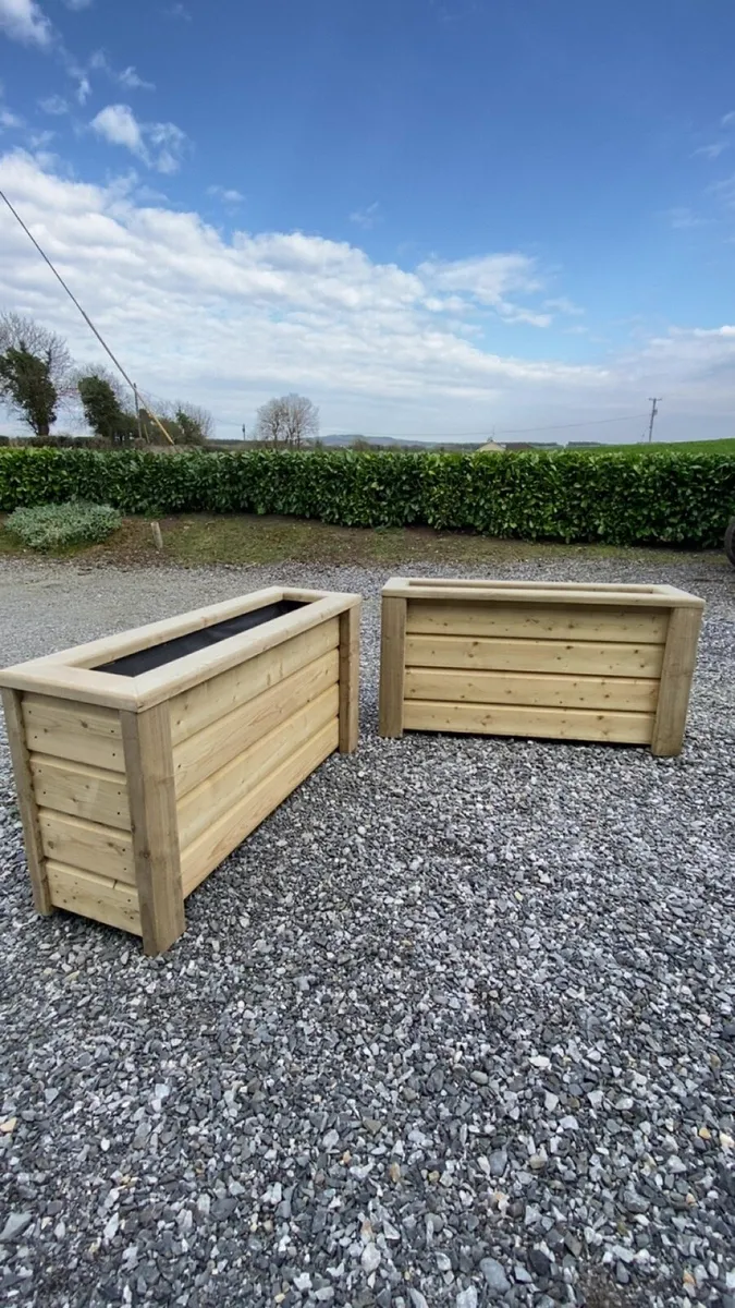 Wooden Garden Furniture - Planter box / flower pot - Image 3
