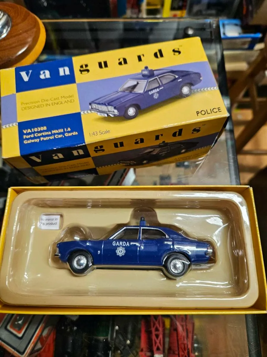 Corgi Ford Garda Car - Image 2