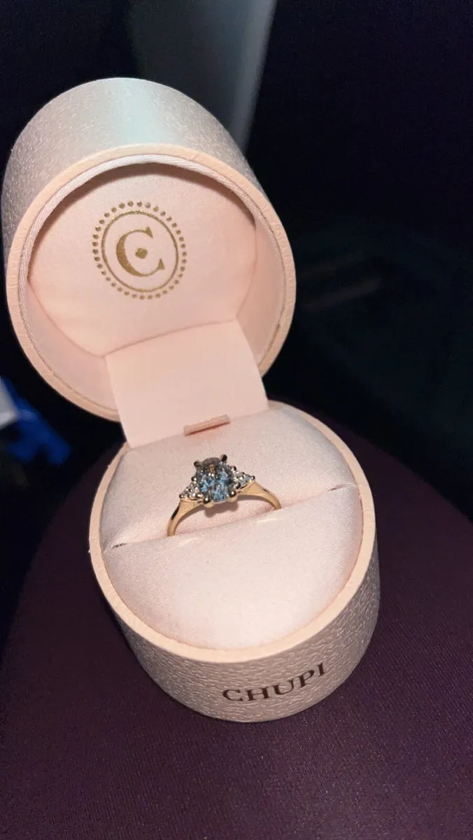 Engagement ring - Image 2