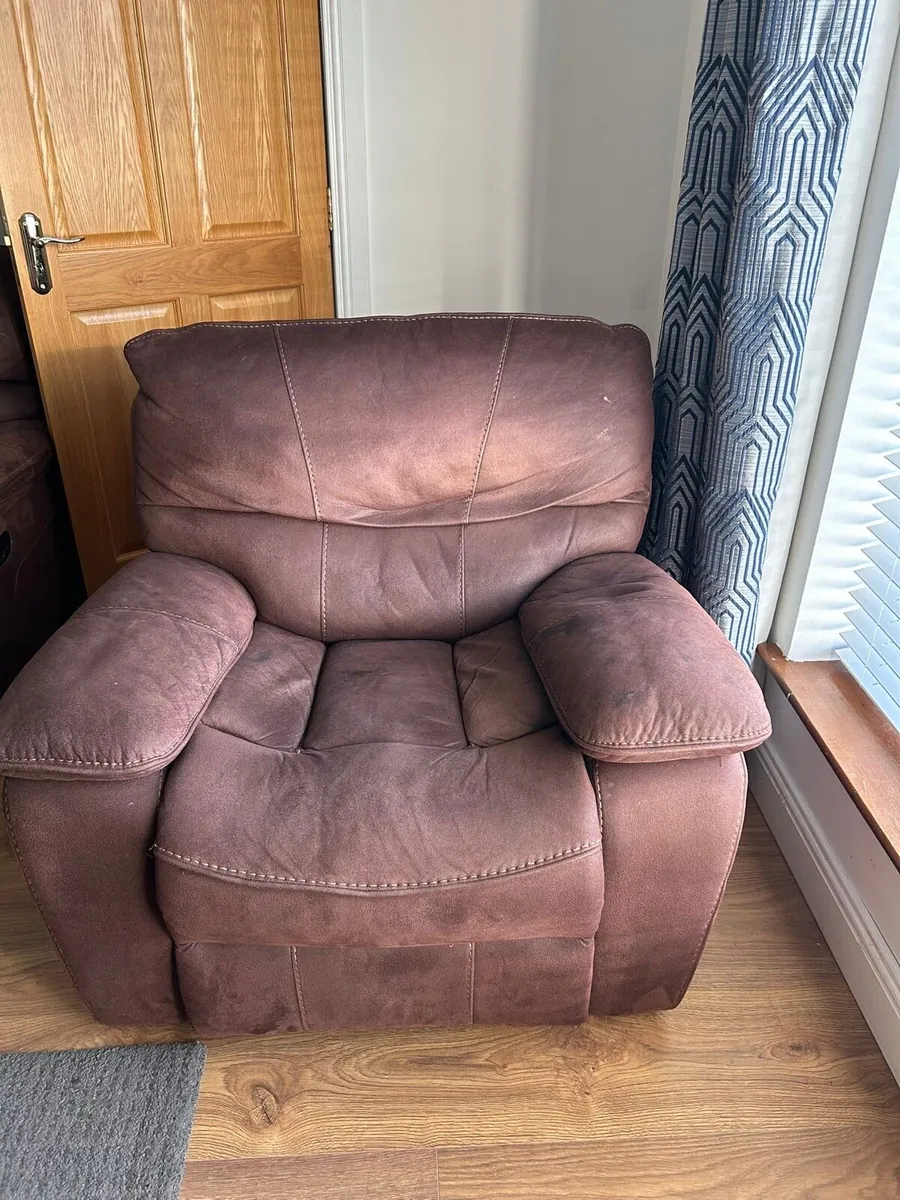 Recliner couch and recliner armchair - Image 2