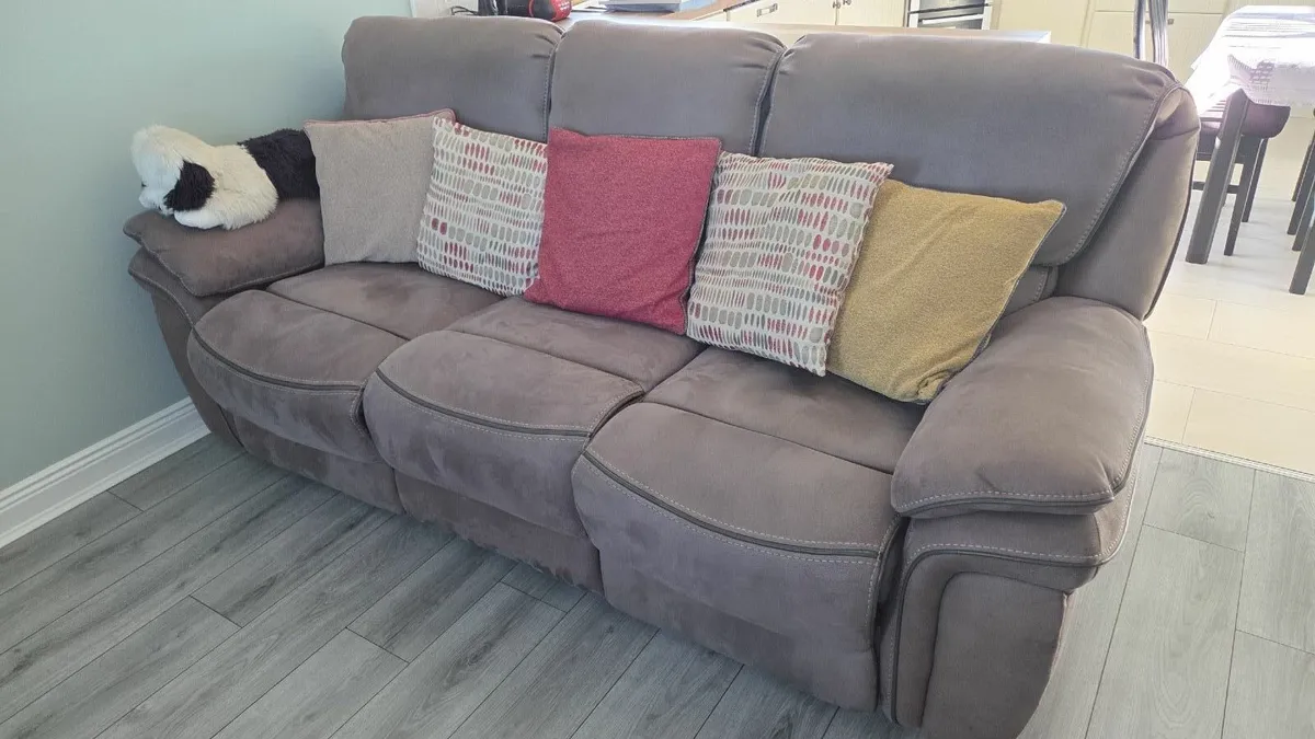 3 Seater Recliner Sofa - Image 1