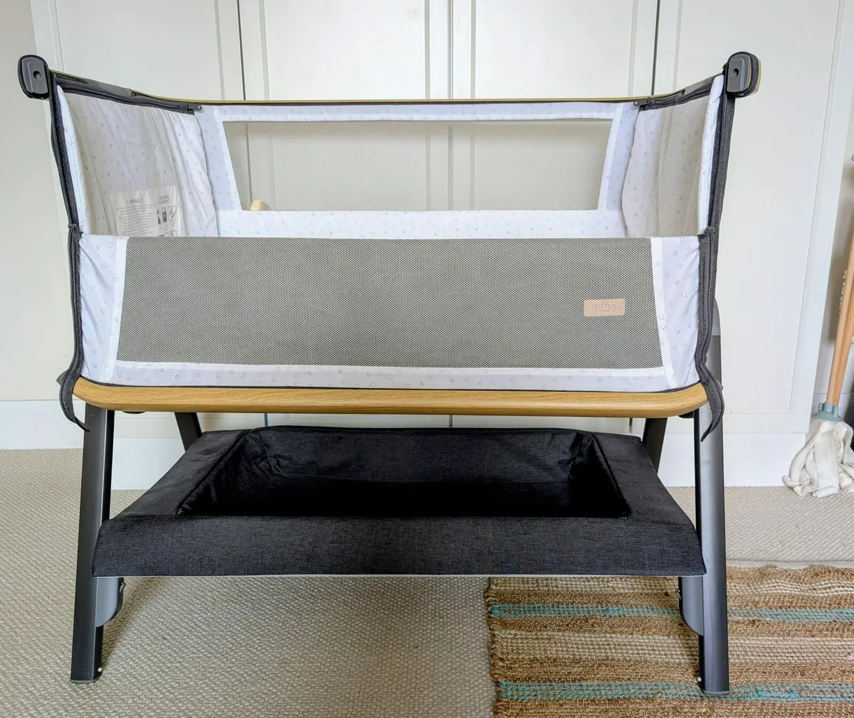Tutti Bambini Bedside Crib - excellent condition - Image 4