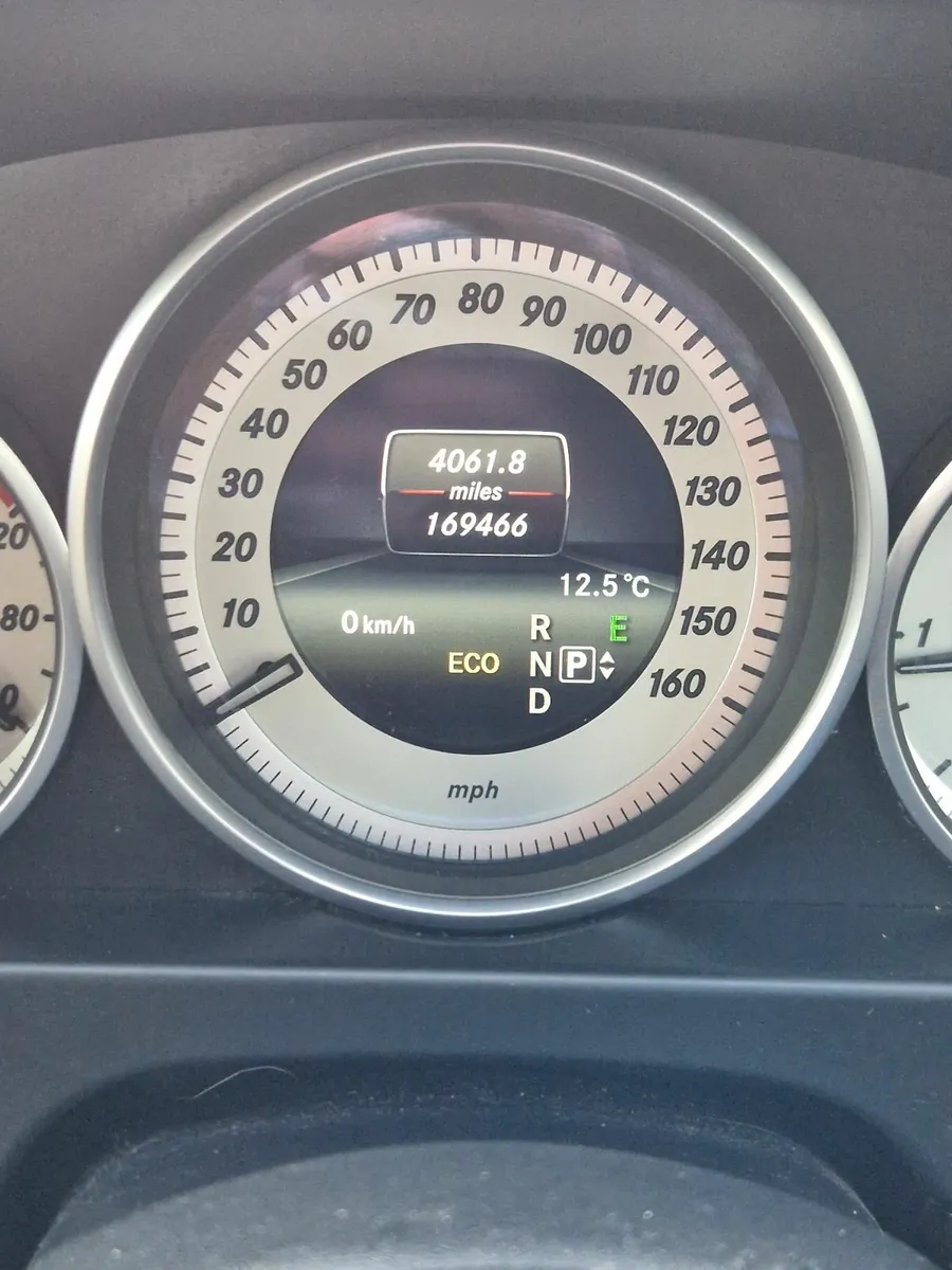 Mercedes-Benz E-Class 2015 - Image 3