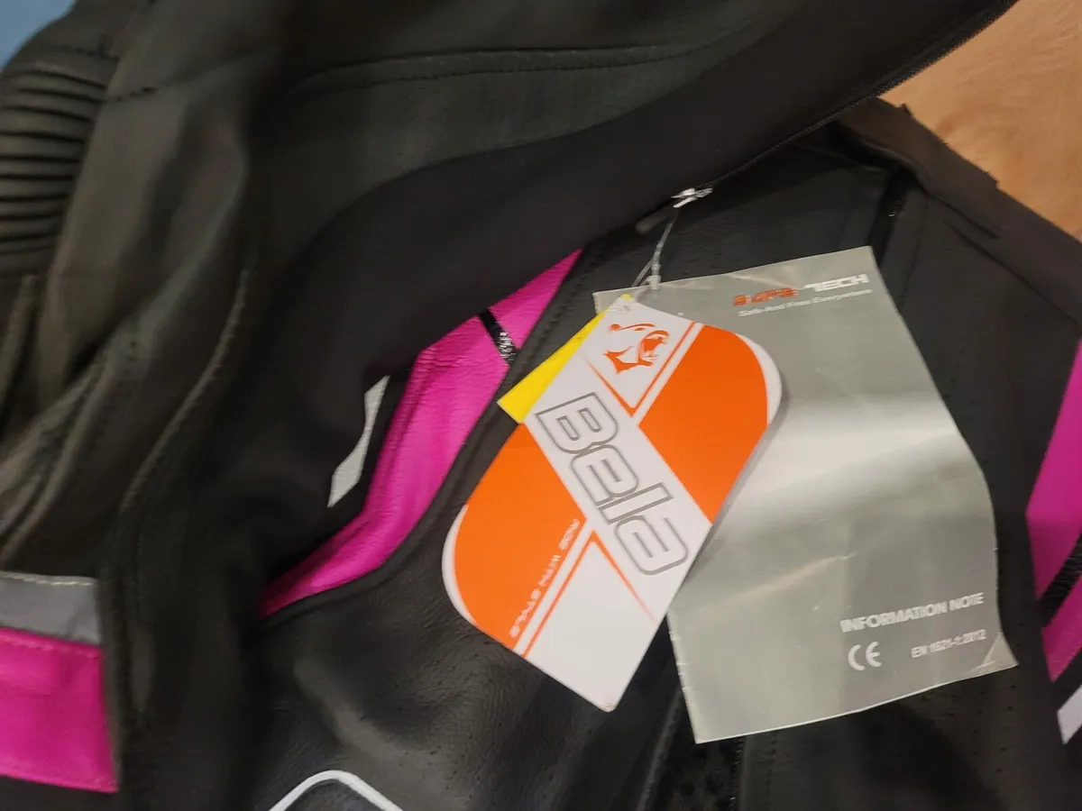 Motorbike jacket and helmet - Image 4