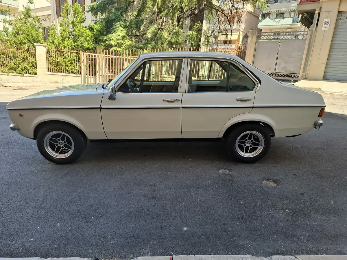 Ford Escort  Mk 2 - Image 3