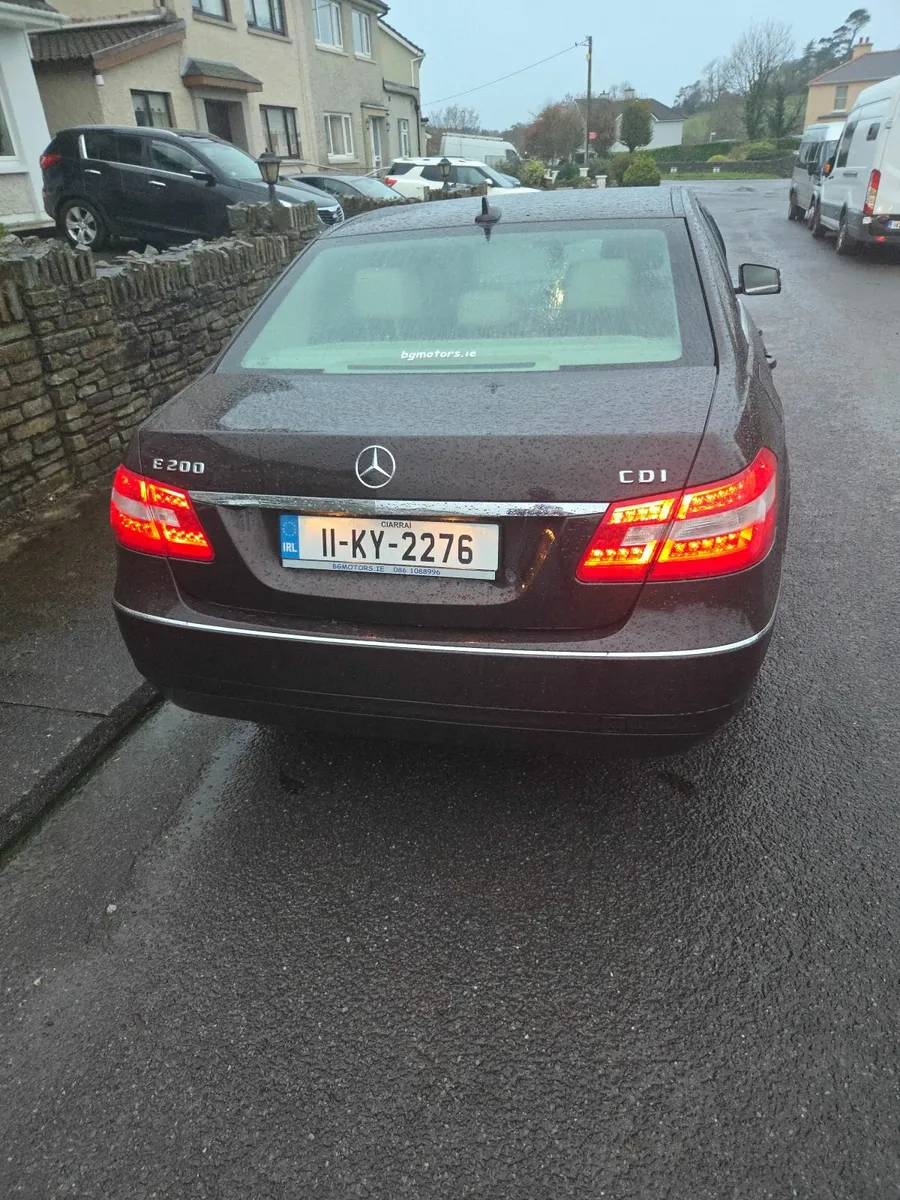 Mercedes-Benz E-Class 2011 - Image 3