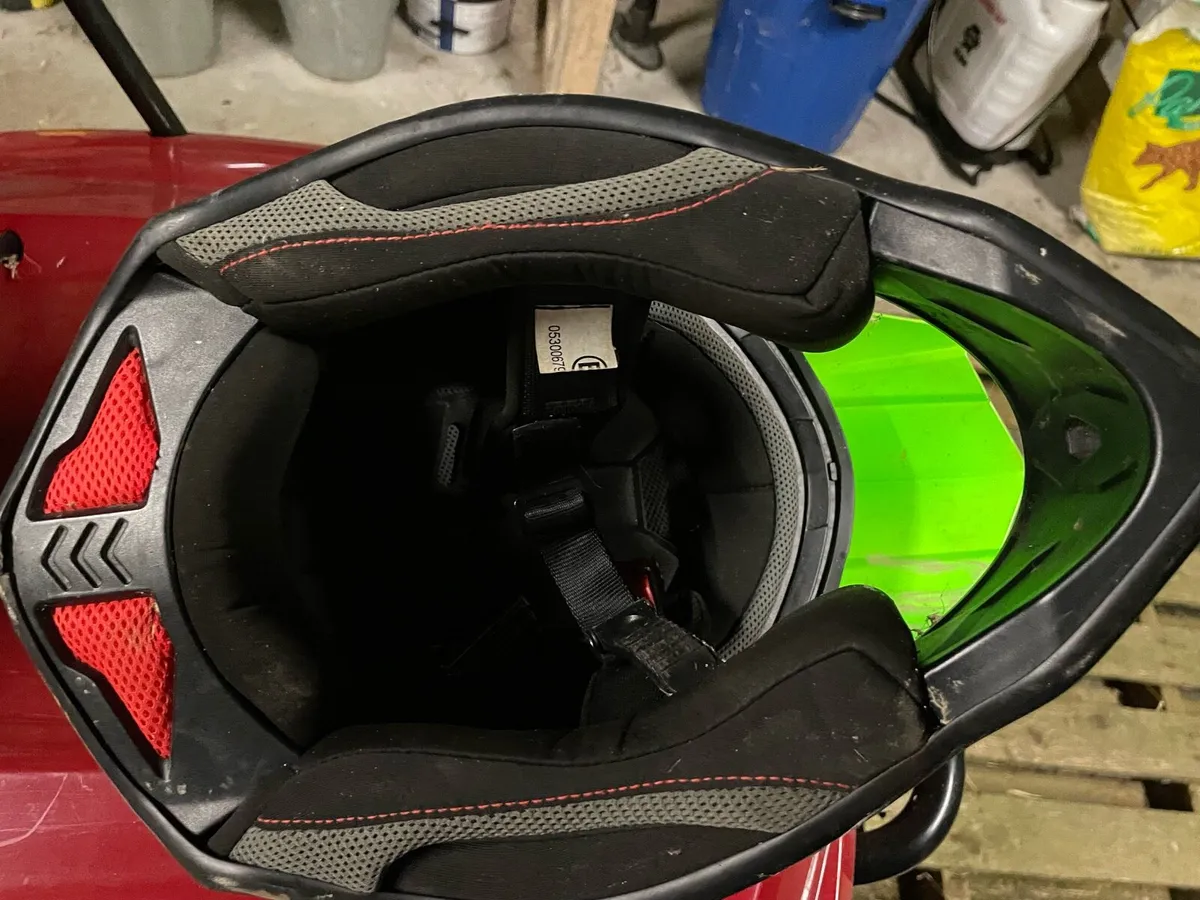 2 x Wulfsport XL Youth Moto Helmets - Image 4