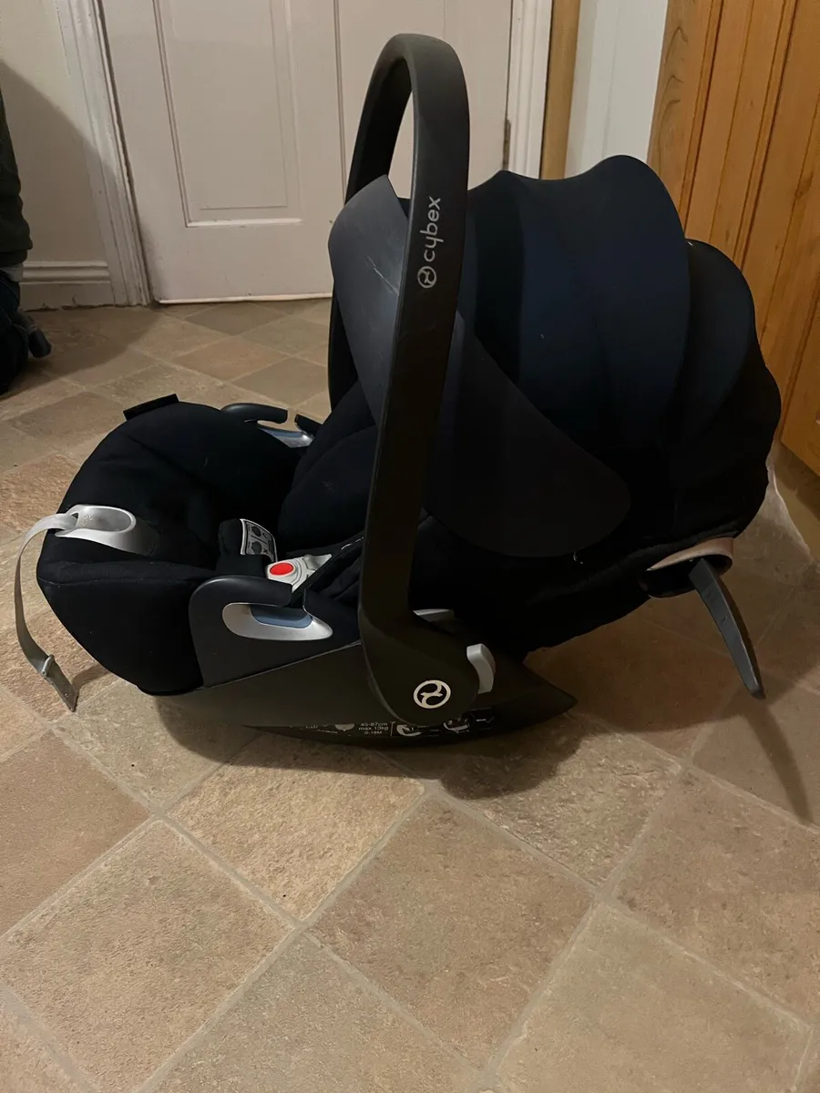 Cybex Could Z plus Car seat and Base - Image 1