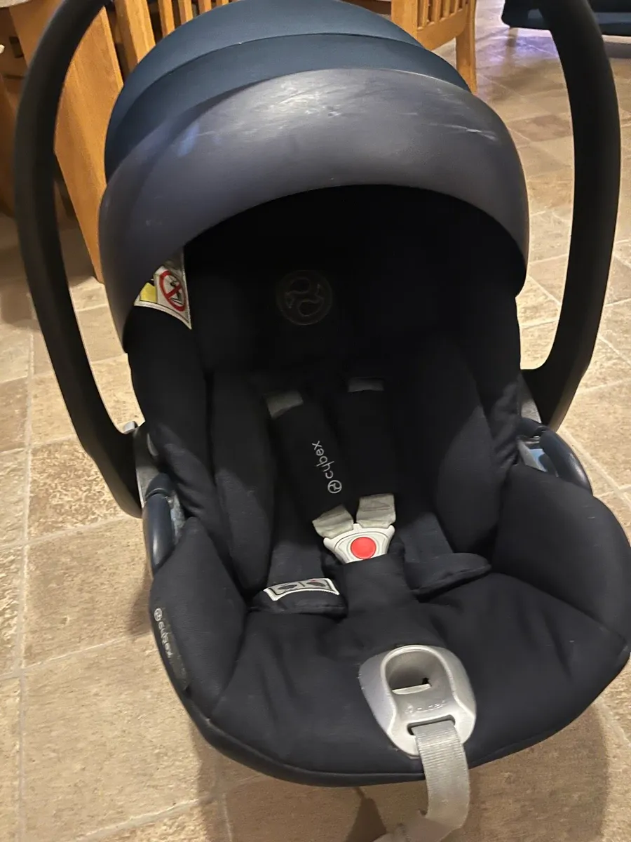 Cybex Could Z plus Car seat and Base - Image 3