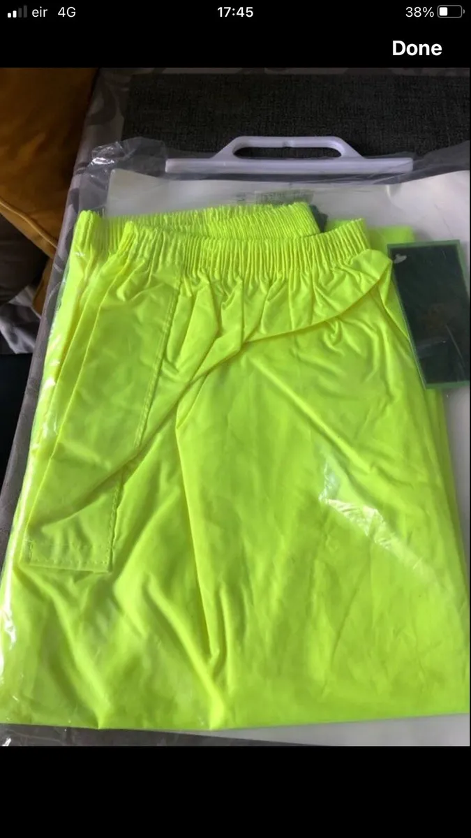 Mens new rain bottoms size XL €10 - Image 2