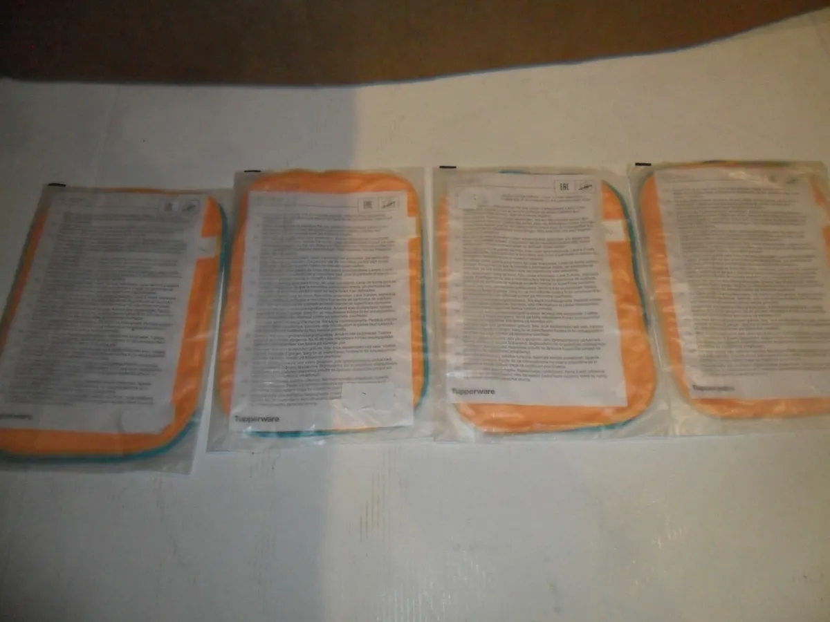 Tupperware microfiber eyeglass towel - Image 3