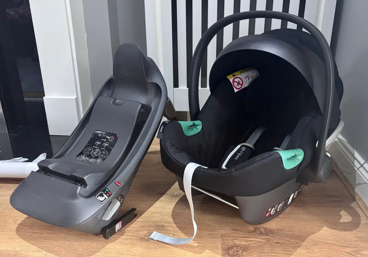 Car seat and isofix base - Image 1