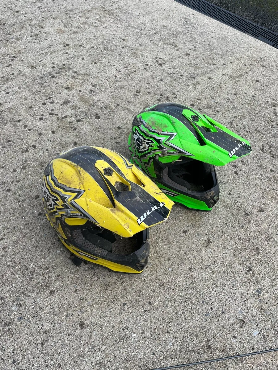2 x Wulfsport XL Youth Moto Helmets - Image 1