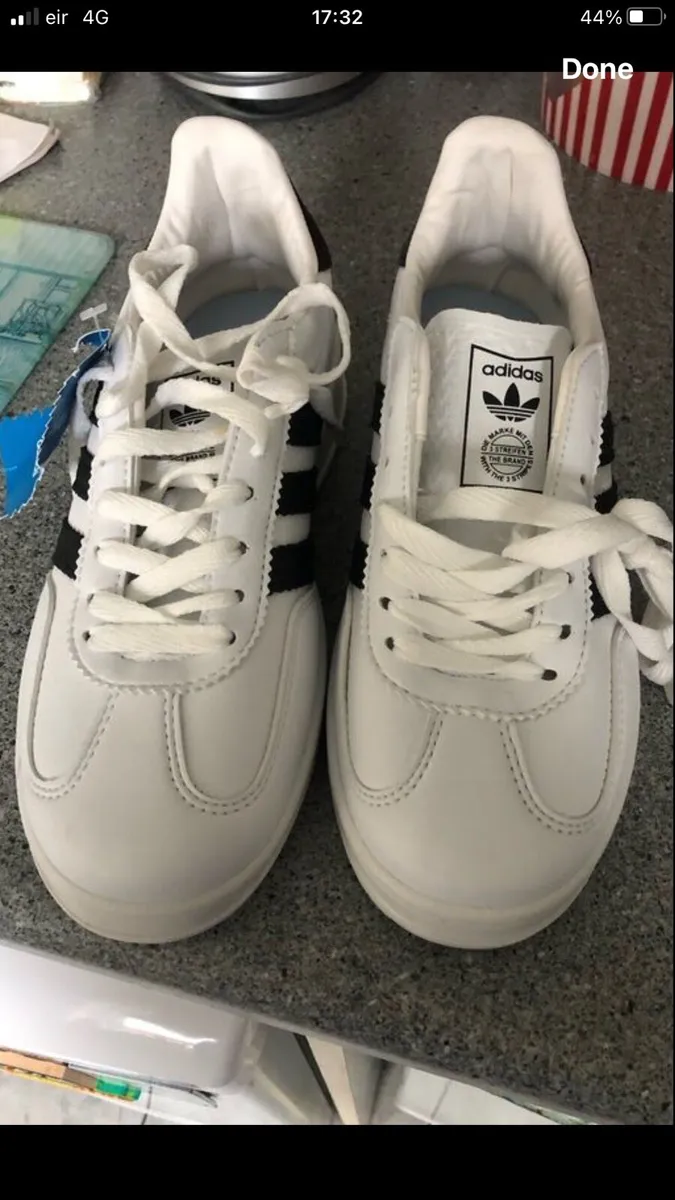 Boys BNWT adidas trainers size 2 €25 - Image 1