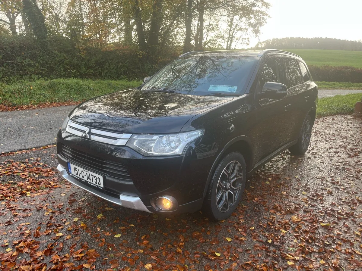 MITSUBISHI OUTLANDER 7 SEATER 2.2 DIESEL 4X4 - Image 4