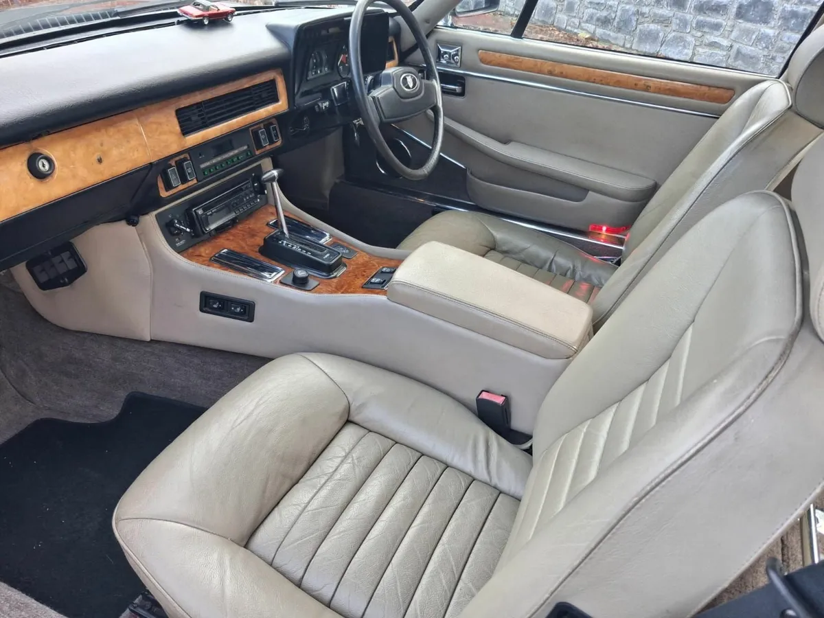 Jaguar XJ 1987 - Image 2