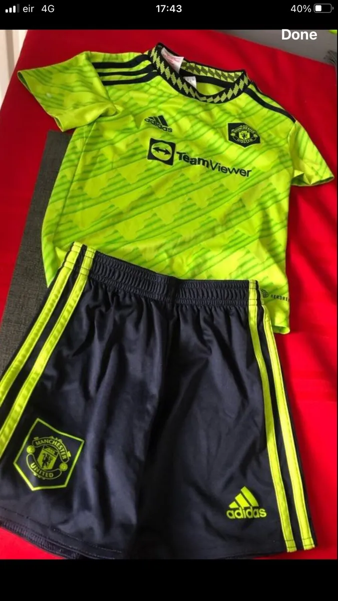 Boys Manchester United suit age 4/5 €15 - Image 1