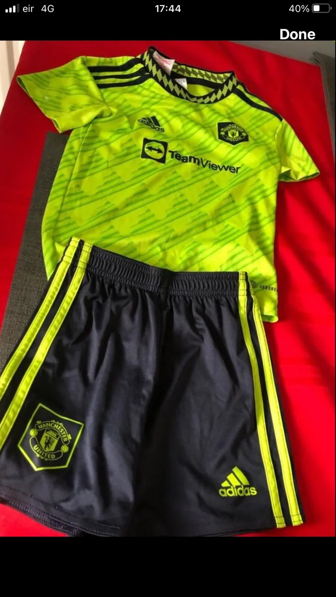 Boys Manchester United suit age 4/5 €15 - Image 2