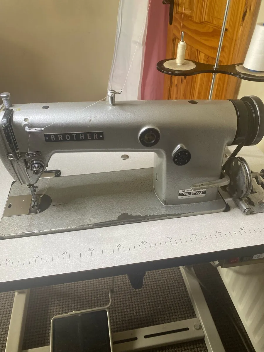 Sewing machine - Image 1