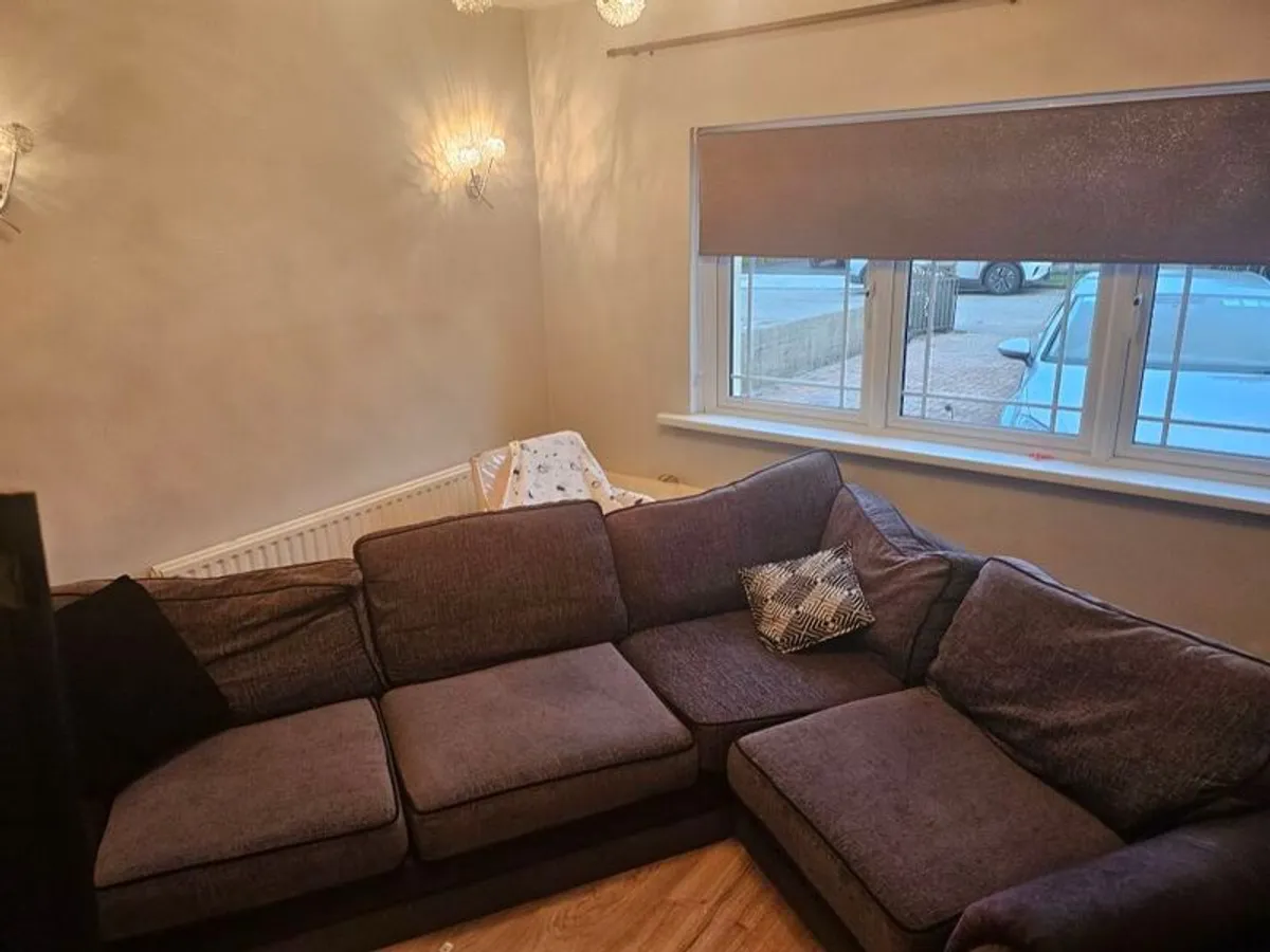 Grey corner sofa - Image 1