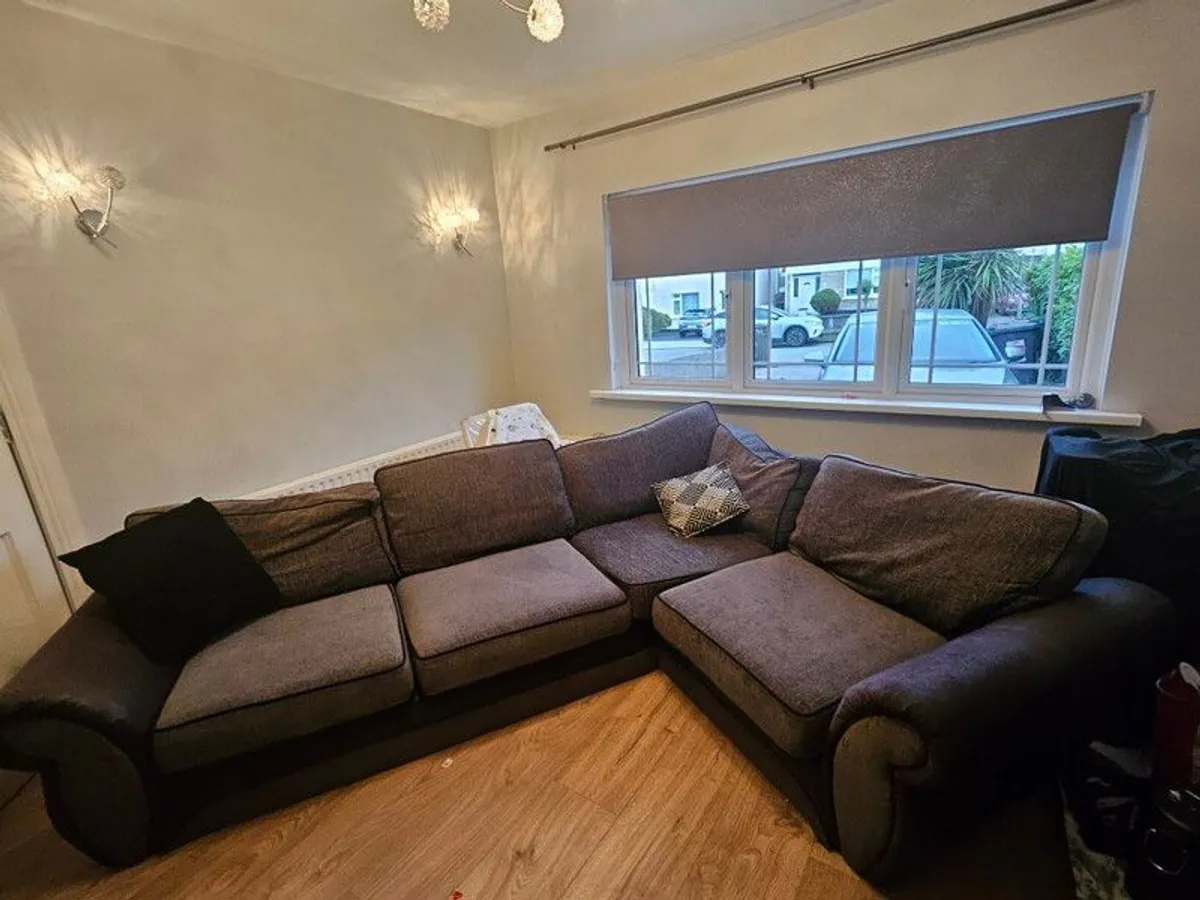 Grey corner sofa - Image 2
