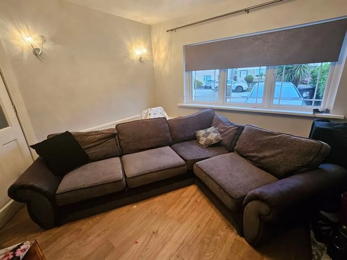 Grey corner sofa - Image 3