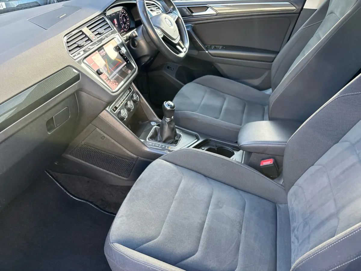 Volkswagen Tiguan R LINE PANORAMIC ROOF 2.0 TDI 15 - Image 3