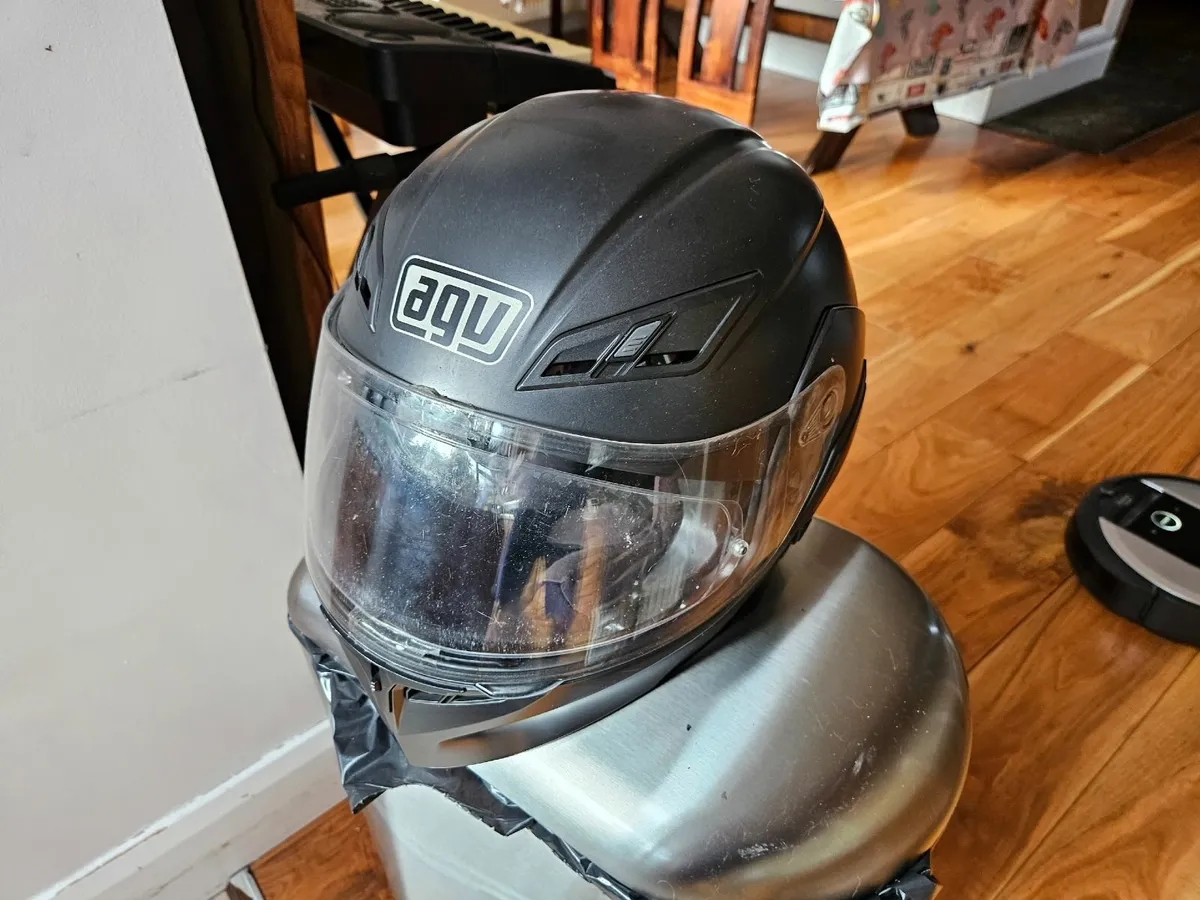 AVG Compact Flip-Front Motorbike Helmet - Size L - Image 2