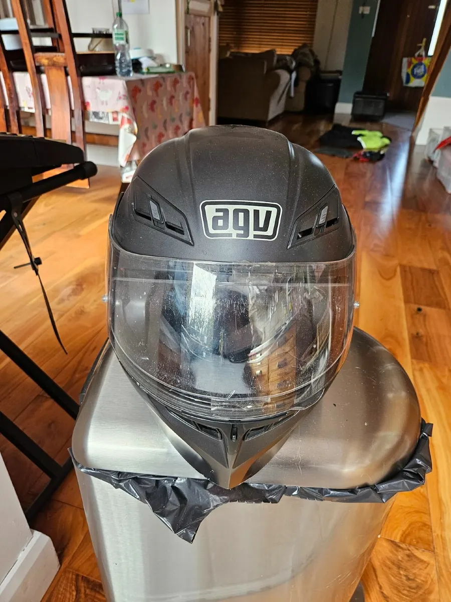 AVG Compact Flip-Front Motorbike Helmet - Size L - Image 4