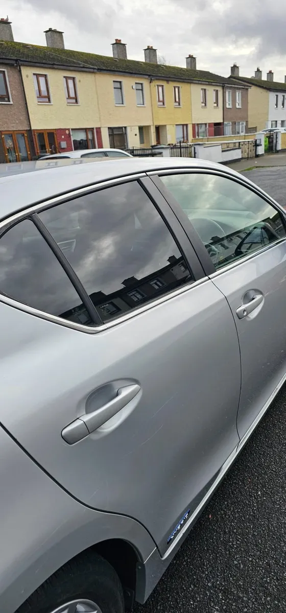 Lexus CT 2011 - Image 1